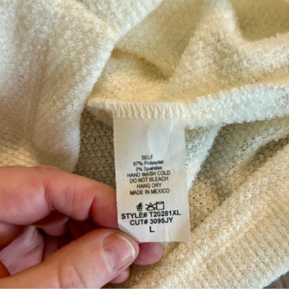 (Bundle 2 for $20) White Birch Cream V-Neck Sweater